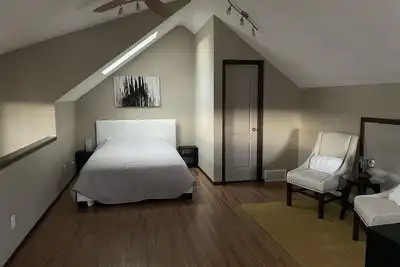 Image de Maison de transport à 2 niveaux unique au sud-est de Calgary