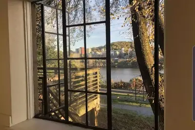 Image de OwnDowntown Apt • Riveviews • Marchez jusqu'à la place du marché • Obtenez 3 nuits à la plage en réservant❤❤