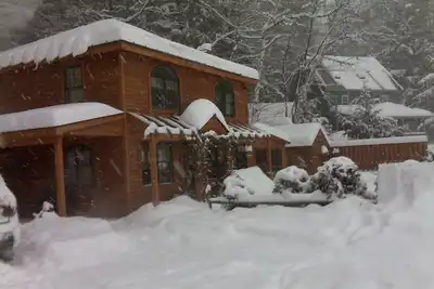 Image de Adorable chalet confortable au bord du lac à 5 min d'Okemo