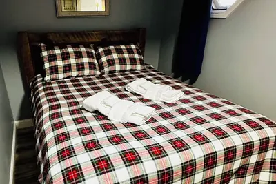 Image de Sweet Suite, White Mountain Retreat avec bain à remous, piscine à pied des pubs, restaurants