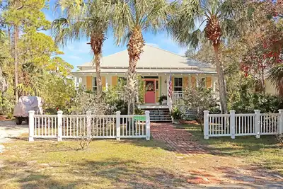 Image de Old Florida, assez, historique, entièrement rénové, près de la plage