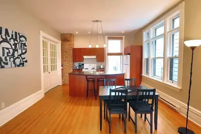 Image de Appartement lumineux et spacieux au centre-ville de Hull / Ottawa