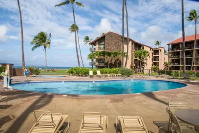Image de Brand New Oceanfront 2 chambres / 2 salles de bain Condo