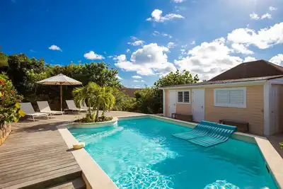 Image de Charmante villa à quelques minutes de Lorient, piscine, cuisine entièrement équipée, Wifi gratuit, A \/ C