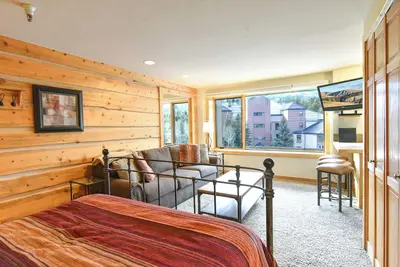 Image de Village Liftside 4414 Condo skis aux pieds, à pied de la rue Main