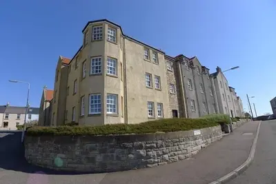 Bel appartement spacieux situé au rez-de-chaussée avec vue sur le port d'Anstruther