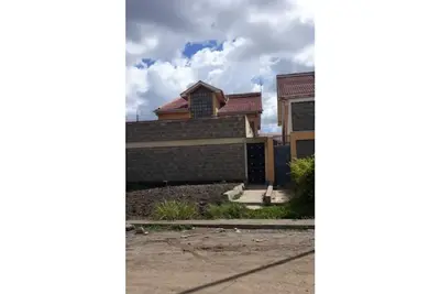 Image de Ceci est un bel appartement spécieux dans une communauté fermée. l'eau est à travers