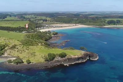 Image de Superbe plage de sable blanc avec accès privé