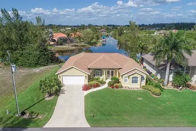 Image de Villa Paradise accès au golfe face à l'eau
