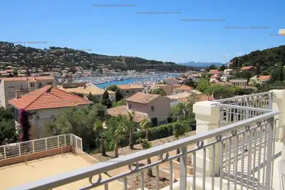 Image de Grande terrasse avec vue mer, résidence récente, tout à pied