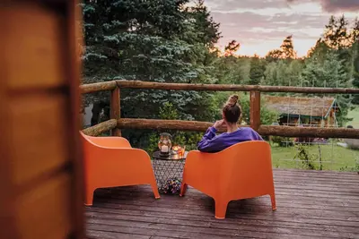 Image de Maison de vacances dans un endroit calme et reposant avec un beau jardin