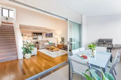 Image de Azura 6 Apartment, hébergement dans la rue principale de luxe: à pied de la plage et de la ville