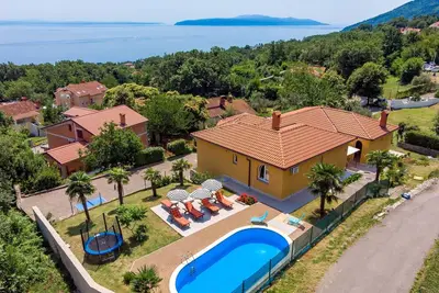 Image de Belle maison à Opric avec WiFi