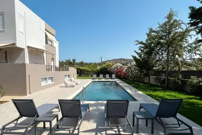 Image de Villa Sweven est proche du centre de La Canée -Aéroport et du port de Souda et privé