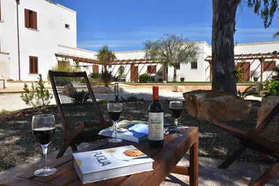 Image de Belle ancienne Masseria - Emplacement tranquille avec grande piscine et magnifique jardin