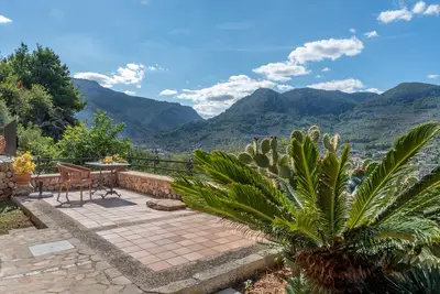 Image de Cottage Soller avec bassin profond.