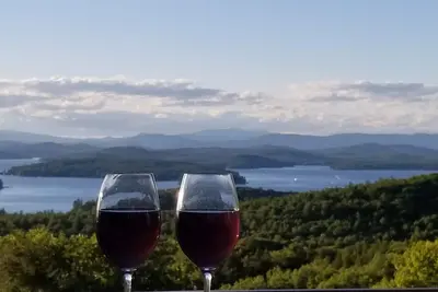 Image de Des vues incroyables. Seulement 4 minutes de Gunstock Mtn, 6 minutes de Winnie P.