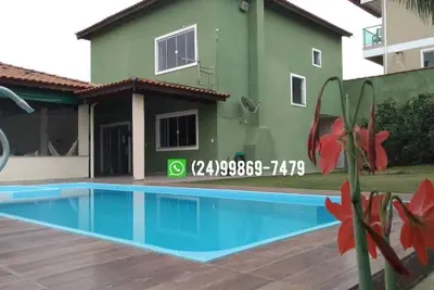 Image de Maison familiale avec piscine, vue sur la montagne, 5 min du centre-ville de Penedo Rj