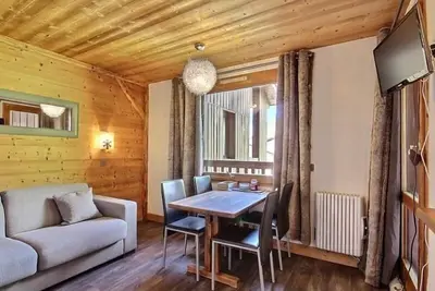 Image de Studio rénové pour 4 pers. avec balcon et accès direct aux pistes