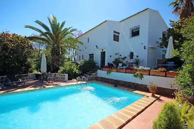 Image de Villa atmosphérique avec vue sur la mer