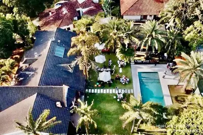Image de Magnifique maison avec piscine et espace gastronomique