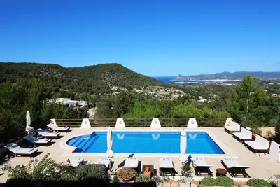 Can Olga - Quatre Chambres Villa, Couchages 8