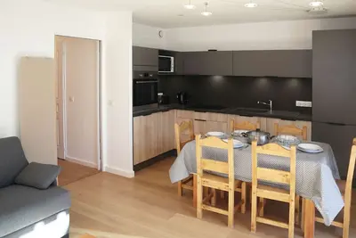 Image de Appartement 4 pièces, 6 personnes, skis aux pieds, piscine et sauna