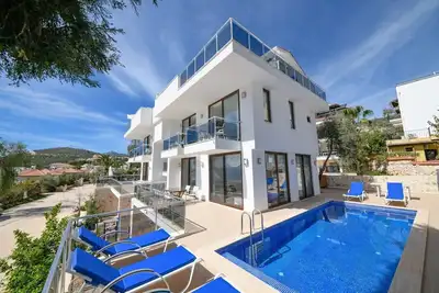 Image de Appartement central de 3 chambres Iskele 2, avec piscine privée