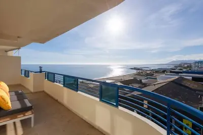 Image de Banana Beach sea and mountain views west orientation