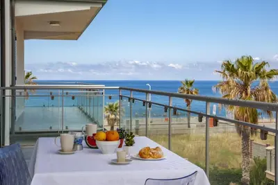 Image de Cobalto - 2-bedroom apartment with large lateral sea view terrace and pool in the garden