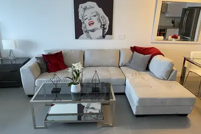 Image de Superbe studio moderne au coeur de Miami!