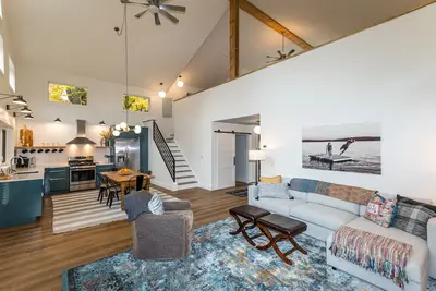 Image de Charme New Berkshires Cottage 🌲 Cheminée, cour et W / J + 7 minutes à Otis Ridge