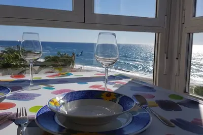 Image de Appartement promenade en bord de mer, air conditionné, wifi