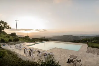 Image de Appartement avec cuisine privée et piscine dans le parc du Mont Subasio