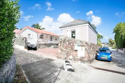 Maison à 2 pas d'Eden Rock (1 chambre)