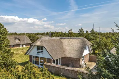 Image de Belle maison à Blåvand avec sauna