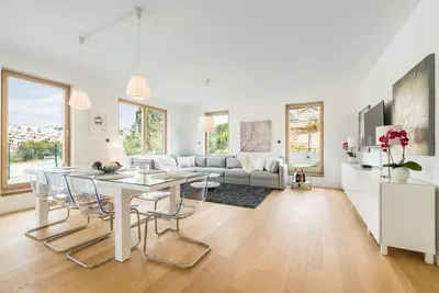 The Majestic Bel Etage: Appartement haut de gamme avec piscine
