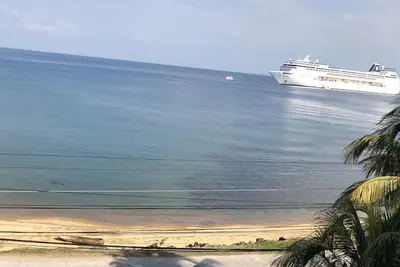 Image de c'est un bel appartement condo avec vue sur l'océan tous les jours comme au paradis