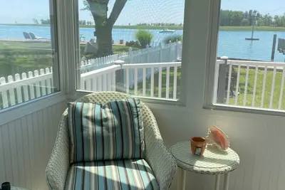 Image de Cozy Harsens Island Home\n