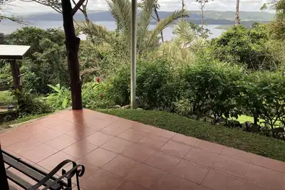 Image de Super cabine avec une excellente vue sur le lac