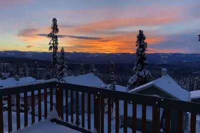 Image de Grand Corbeau Sauvage Chalet Blanc