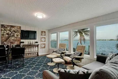 Image de Vues sensationnelles! Seaglass 2/1 Villa front de mer avec piscine et promenade à la plage!