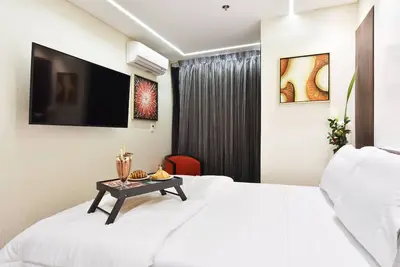 Image de Chambre Simple de Luxe avec Fenêtre