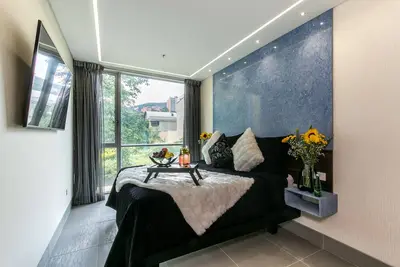 Image de Chambre de luxe avec fenêtre