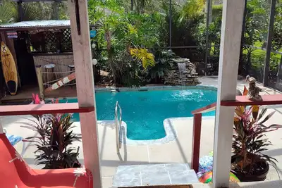 Image de Fabuleux maison de vacances en Floride 3/2 avec piscine privée et bain à remous