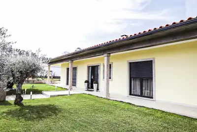 Image de Une maison de campagne pour vous et votre compagnon Ă quatre pattes.