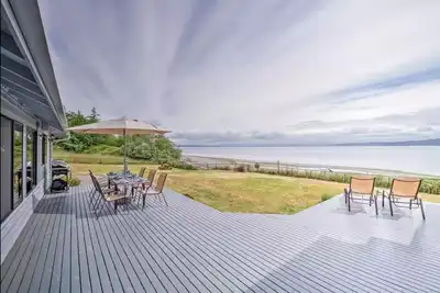 Accueil Waterfront Luxury w / Pool sur le Puget Sound!