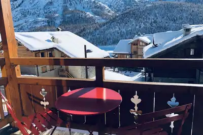 Image de Appartement dans chalet, au pied des pistes, balcon, parking, garage et wifi.