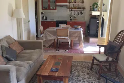 Image de Maison en bord de rivière, dans un village calme, près du lac et des restaurants