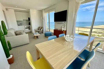 Image de Vue superbe sur l’océan, la plage à vos pieds!